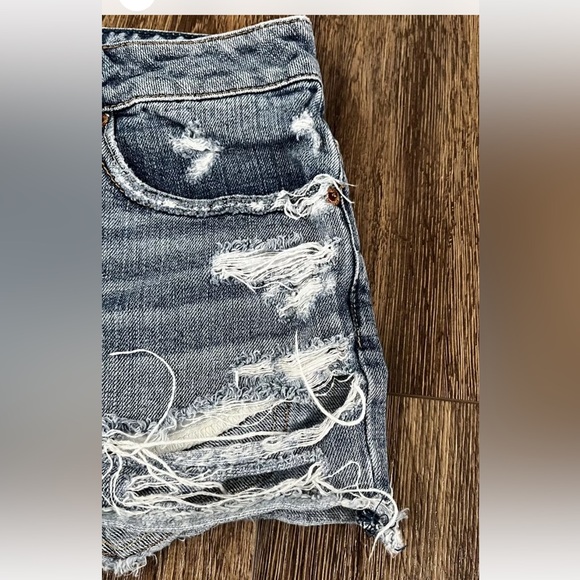 American Eagle Stretch Womens Size 8 Blue Denim Cut Off Jean Shorts - Picture 3 of 9